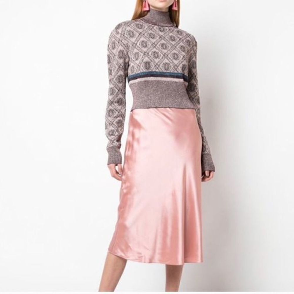 #100 FOREVER 21 pink slip skirt